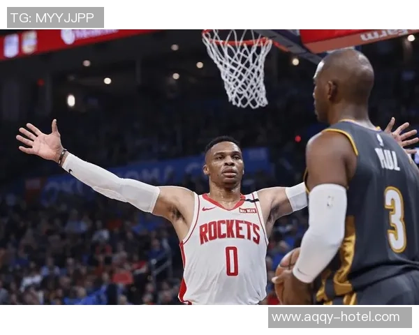 快船与火箭首战激战正酣5月5日精彩对决引发球迷热议